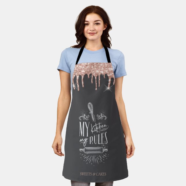 Tablier Rose Gold Drives My Kitchen My Rules (Porté)