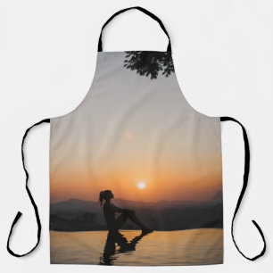 Tablier Silhouette de femme assise sur le bord de l'éterni