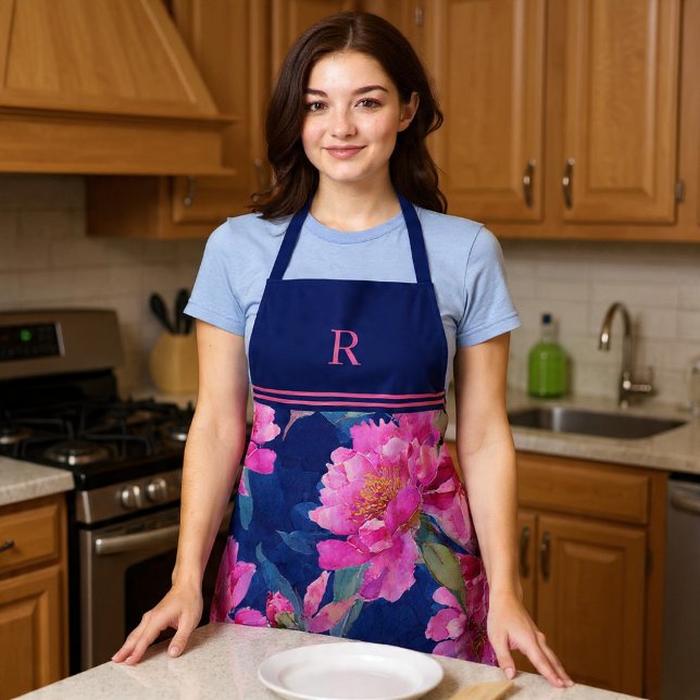 Tablier Superbe Fleur Rose Monogrammée (Stunning Pink Floral Bloom Monogrammed Apron by Ricaso. Add your own monogram. Ideal gift idea)