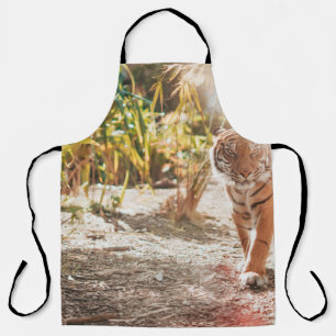 TABLIER TIGER BROWN DANS LE GESTE DE MARCHE