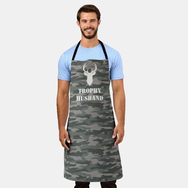 Tablier Trophée Mari Drôle Drôle Homme Cadeau Camo Apron (Porté)