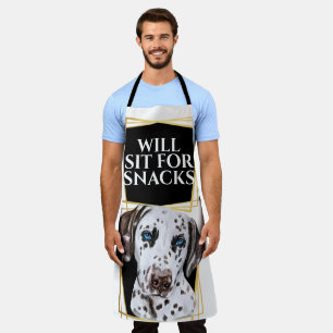 Tablier Un chien dalmate amusant s'assoit pour manger des 