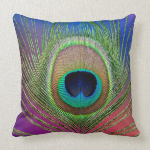 Tail feather of a peacock throw pillow