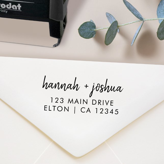 Tampon Auto-encreur Adresse de retour du Mariage de script minimal mod (Wedding couple name return address stamp by Guava, perfect for invitations and thank-you cards)