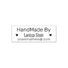 Fait à la main par (texte personnalisé) + nom & pe