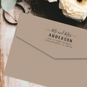 Tampon Auto-encreur Modern Mr and Mrs Script Newlyweds Return Adresse