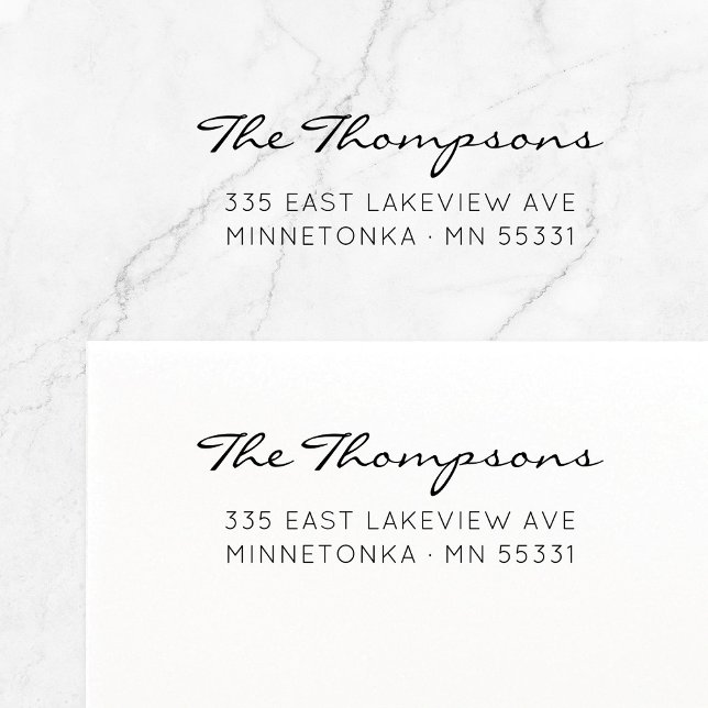 Tampon Auto-encreur Nom de famille de script moderne. Adresse de retou (Simple, modern, elegant typography self-inking return address stamp.)