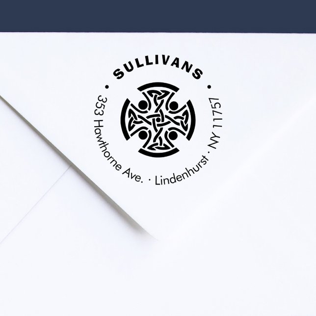Tampon Auto-encreur Stylish Celtic Cross Nom de famille Adresse de ret (Stylish Celtic Cross Family Name Return Address Self-inking Stamp)