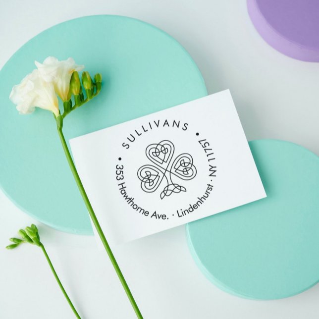 Tampons Encreurs Modern Celtic Knot Shamrock Famille Adresse de ret (Modern Celtic Knot Shamrock Family Return Address Rubber Stamp)