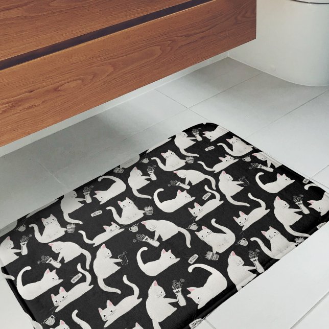 Tapis De Bain Bad Cats Knocking Stuff Over, White Cats on Black (Bad Cats Knocking Stuff Over Bath Mat)