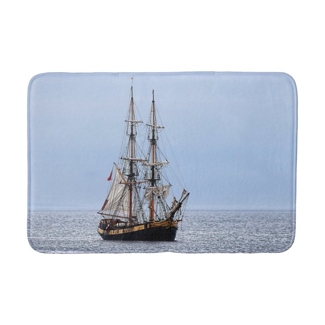 Tapis De Bain Bateau de pêche nautique sous un ciel bleu (Devant)