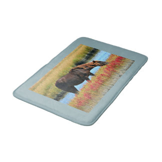 Tapis De Bain Brown Horse Grazing with Blue Water Border