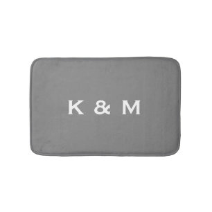 Tapis De Bain Gris décoré d'un monogramme fait sur commande ou