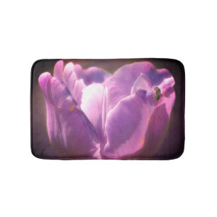Tapis De Bain Lavande Tulipe Avec Petite Abeille Gros Plan