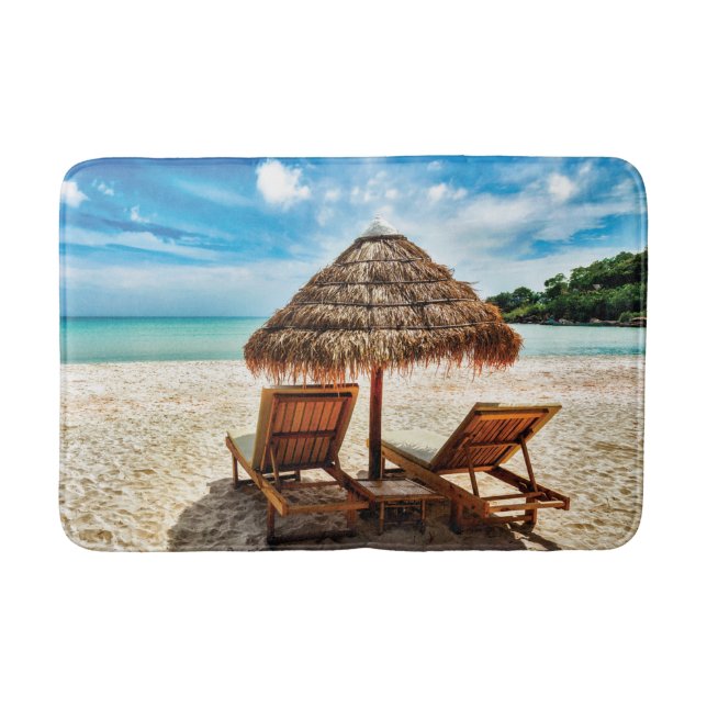 Tapis De Bain Lounge on beach throw pillow (Devant)
