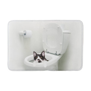 Tapis De Bain Minou de smoking dans la toilette