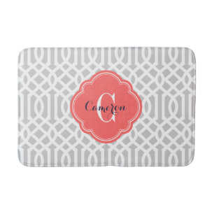 Tapis De Bain Monogramme de Trellis gris et corail