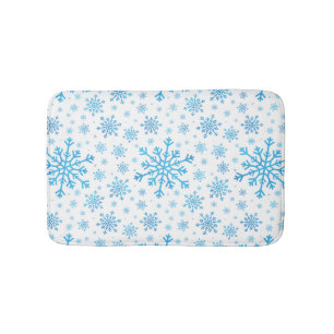 Tapis De Bain Pretty Blue Christmas Snowflakes sur Winter White