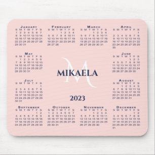 Tapis De Souris 2023 Calendrier Chic Monogramme Nom sur Coral Pink