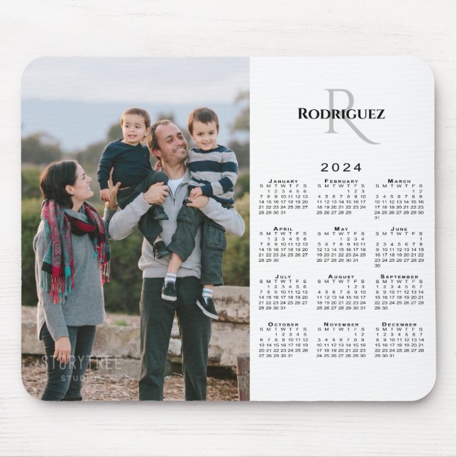 Tapis De Souris 2024 Calendrier personnalisé Nom du monogramme pho (Devant)