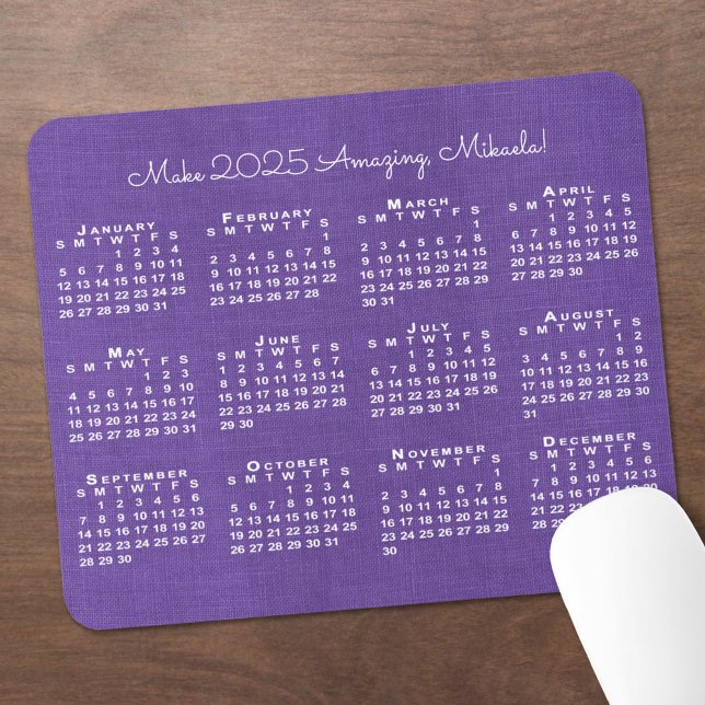 Tapis De Souris 2025 Calendrier Nom personnalisé Purple Linen Phot (2025 Calendar Custom Name Purple Linen Photo Mouse Pad in situ)
