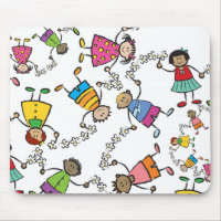 Amis heureux mignons d'enfants de bande dessinée