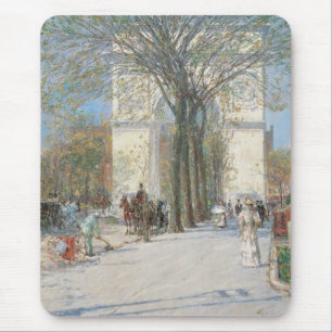 Tapis De Souris Arc de Washington, Printemps par Frederick Childe