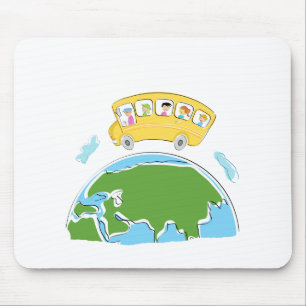 Tapis De Souris autobus scolaire de bande dessinée sur terre
