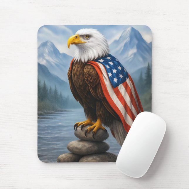 Tapis De Souris Bald Eagle portant un drapeau américain Cape (Avec souris)