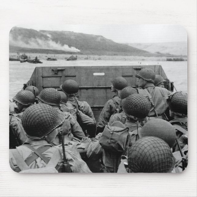 Tapis De Souris Barge de débarquement de LCVP approchant la plage (Devant)
