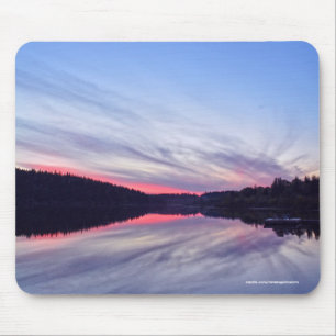Tapis De Souris Beau coucher de soleil sauvage sur le lac Photo