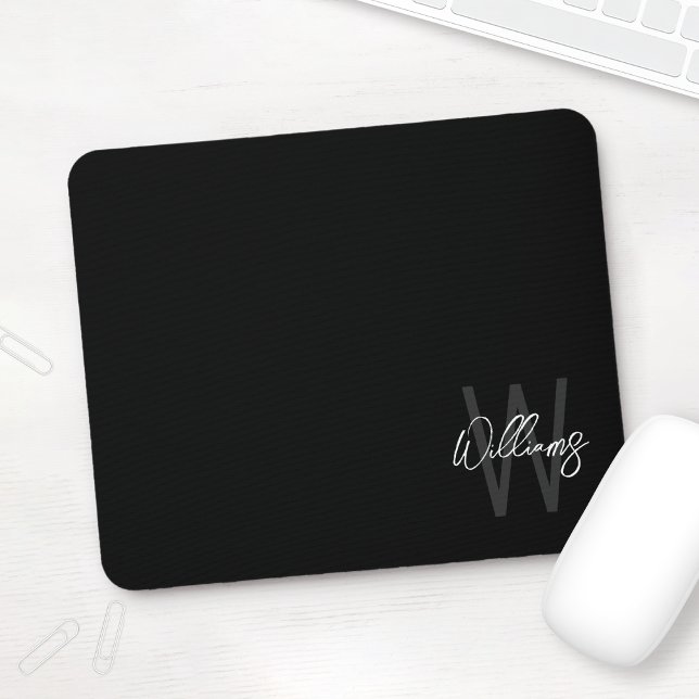 Tapis De Souris Black Modern Script Personnalisé Monogramme et nom (Créateur téléchargé)