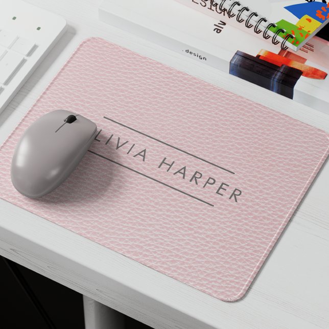 Tapis De Souris Blush Chic | Aspect en cuir minimal (Custom Monogram Faux Leather Texture Mousepad: Personalized Elegance for Your Workspace")