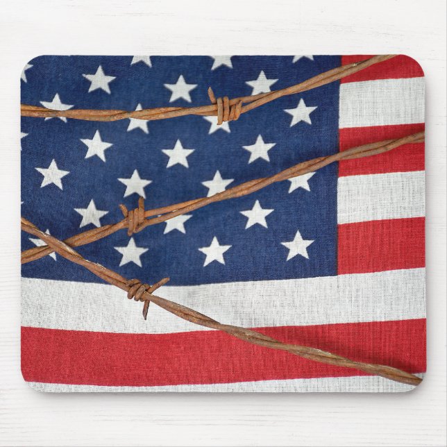 Tapis De Souris Câble barbelé sur drapeau (Devant)