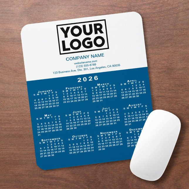 Tapis De Souris Calendrier 2026 Entreprise Logo et texte Bleu Blan (2026 Calendar Company Logo and Text Blue White Mouse Pad, in situ)