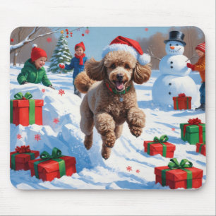 Tapis De Souris Caniche courant dans la neige avec un chapeau de N