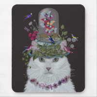 Chat blanc avec cloche papillon