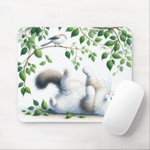 Tapis De Souris Chat Blanc Jouant Avec Oiseau Dans L'Arbre