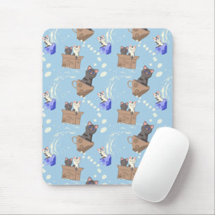 Tapis De Souris Chats en boîte et gouttes de lait sur bleu