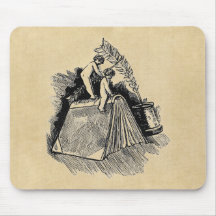 Cherub sur le bureau d'écriture