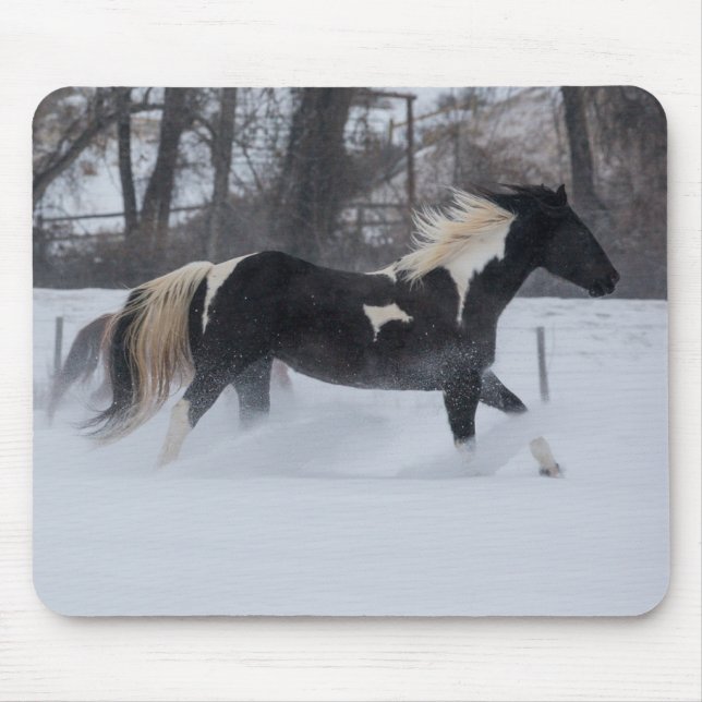 Tapis De Souris Cheval à travers la neige (Devant)