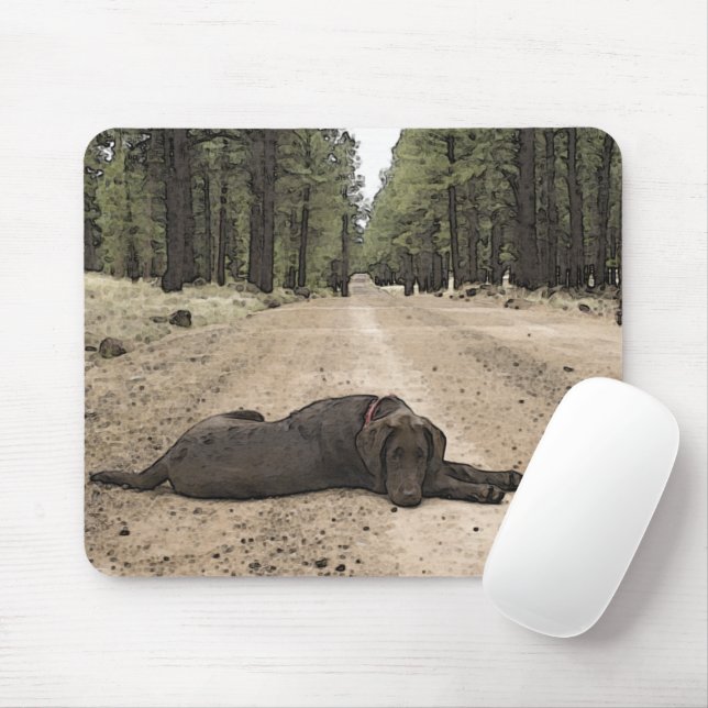 Tapis De Souris Cute Chocolate Lab Puppy Sur Un Chemin De Forêt (Avec souris)