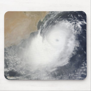 Tapis De Souris Cyclone tropical Phet dans la mer d'Oman