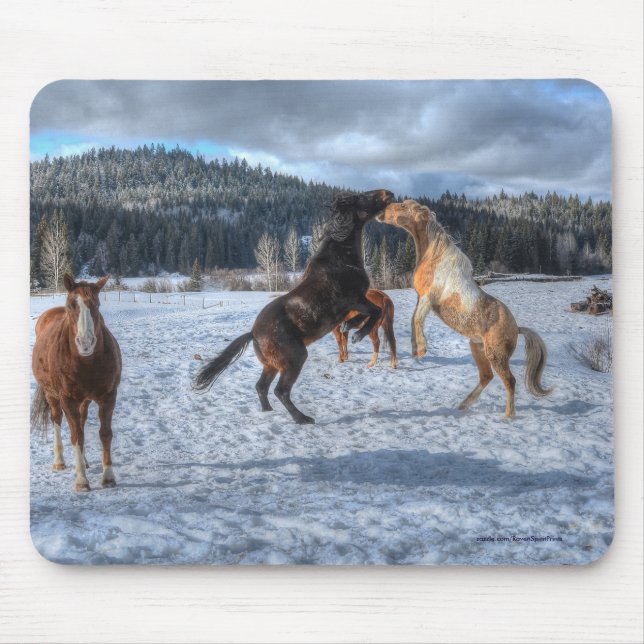 Tapis De Souris Deux Chevaux de Ranch Jouer à la Neige d'hiver IV (Devant)