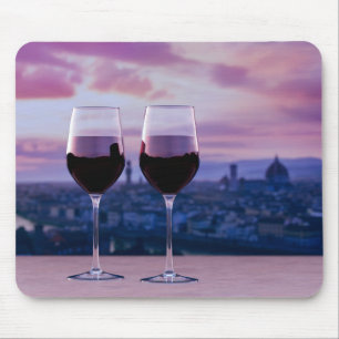 Tapis De Souris Deux verres de vin rouge sur la ligne d'horizon de