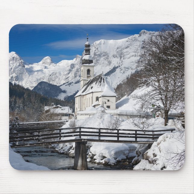 Tapis De Souris Eglise dans la neige avec les Alpes (Devant)