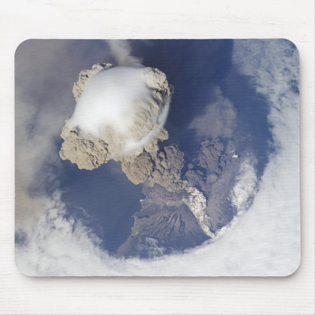 Tapis De Souris Éruption du volcan Sarychev (Devant)