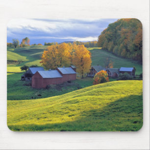 Tapis De Souris États-Unis, Vermont, Jenne Farm. Collines vertes o