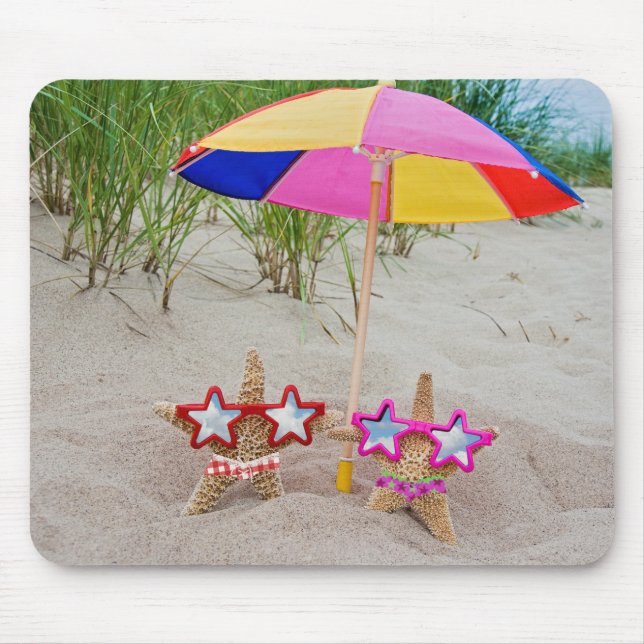 Tapis De Souris étoiles de mer sous parapluie sur la plage (Devant)