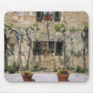 Tapis De Souris Europe, Italie, Monteriggioni. Une maison en pierr